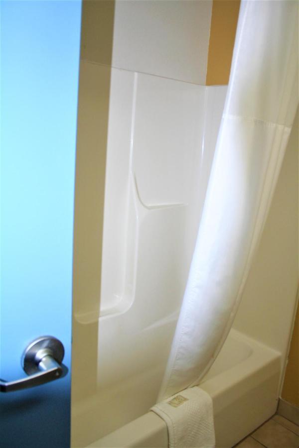Quality Inn & Suites Kearneysville - Martinsburg المظهر الخارجي الصورة