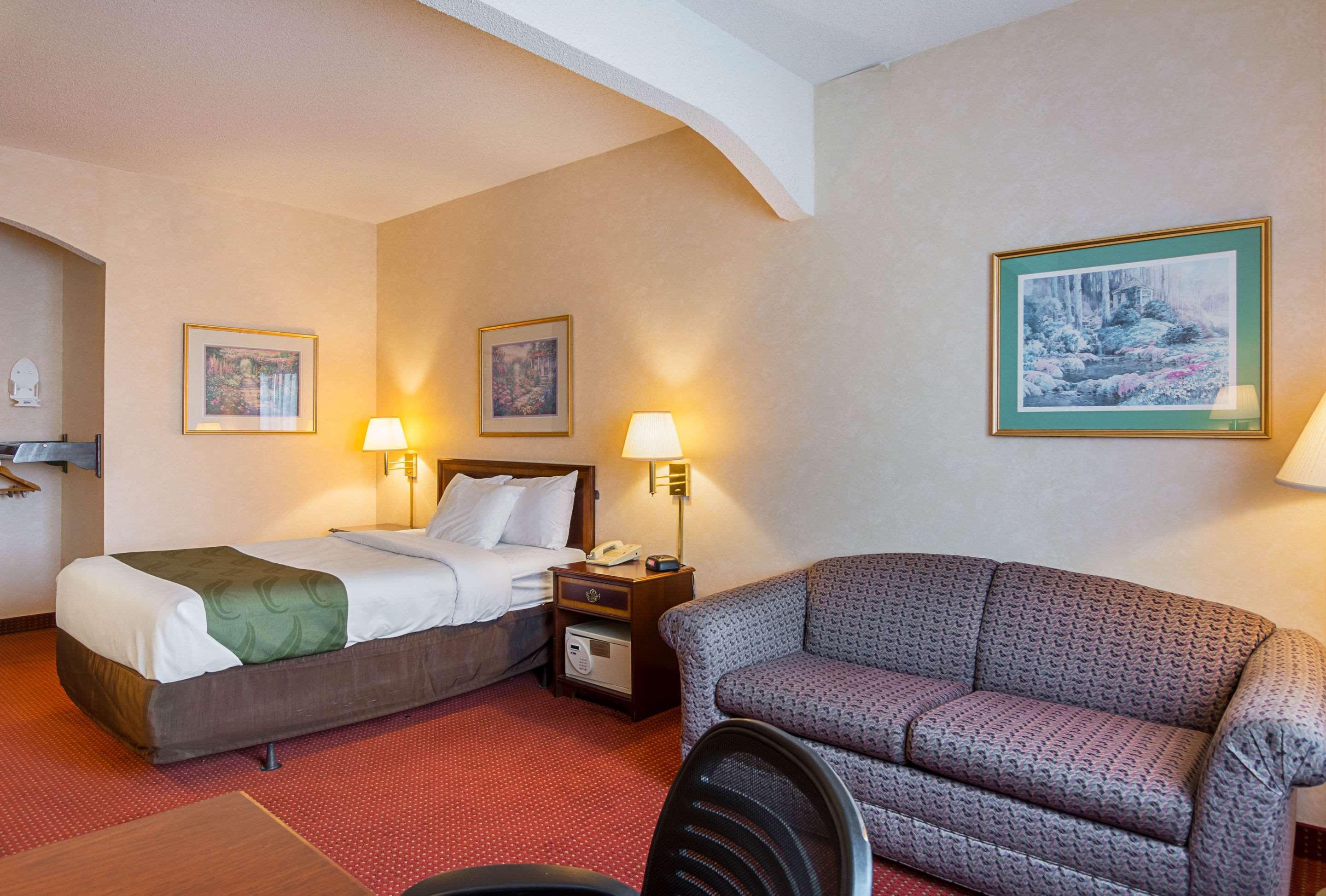 Quality Inn & Suites Kearneysville - Martinsburg المظهر الخارجي الصورة
