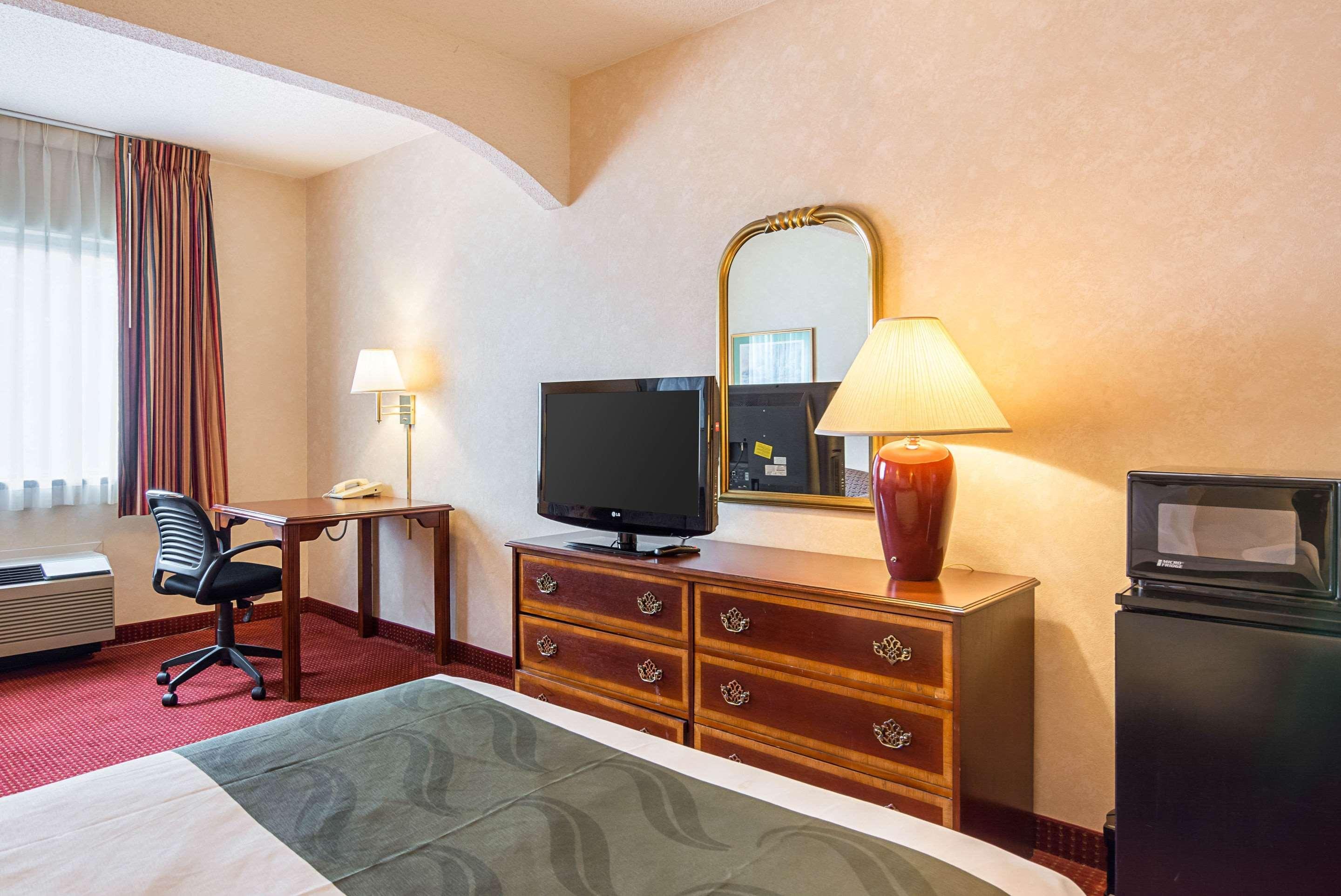 Quality Inn & Suites Kearneysville - Martinsburg المظهر الخارجي الصورة