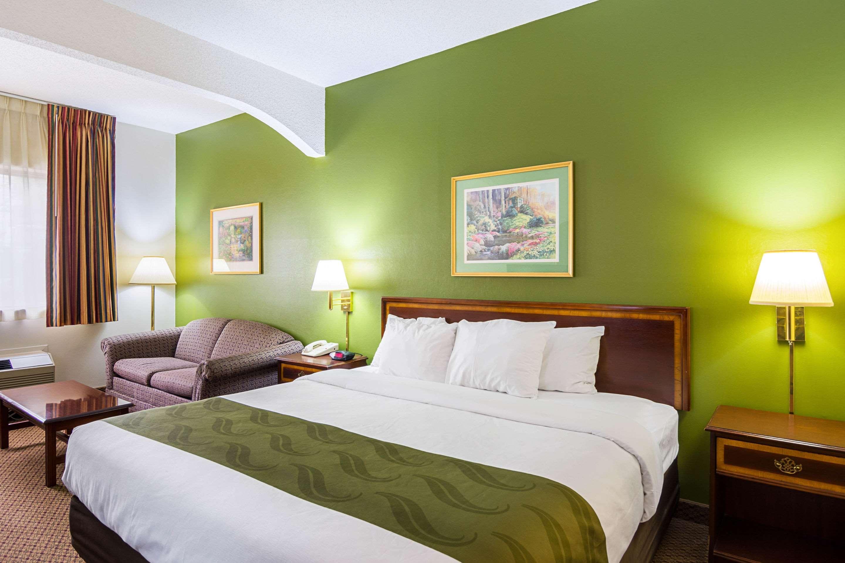 Quality Inn & Suites Kearneysville - Martinsburg المظهر الخارجي الصورة
