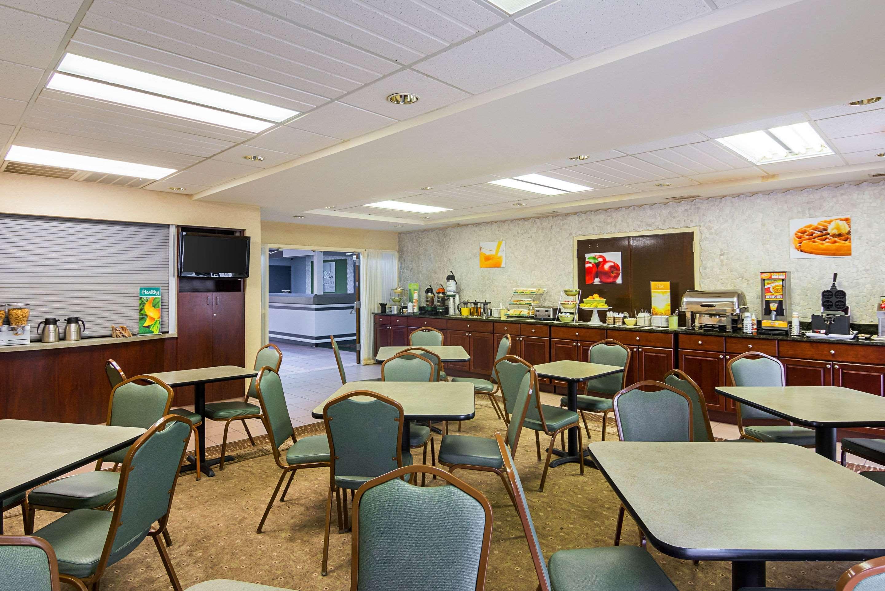 Quality Inn & Suites Kearneysville - Martinsburg المظهر الخارجي الصورة