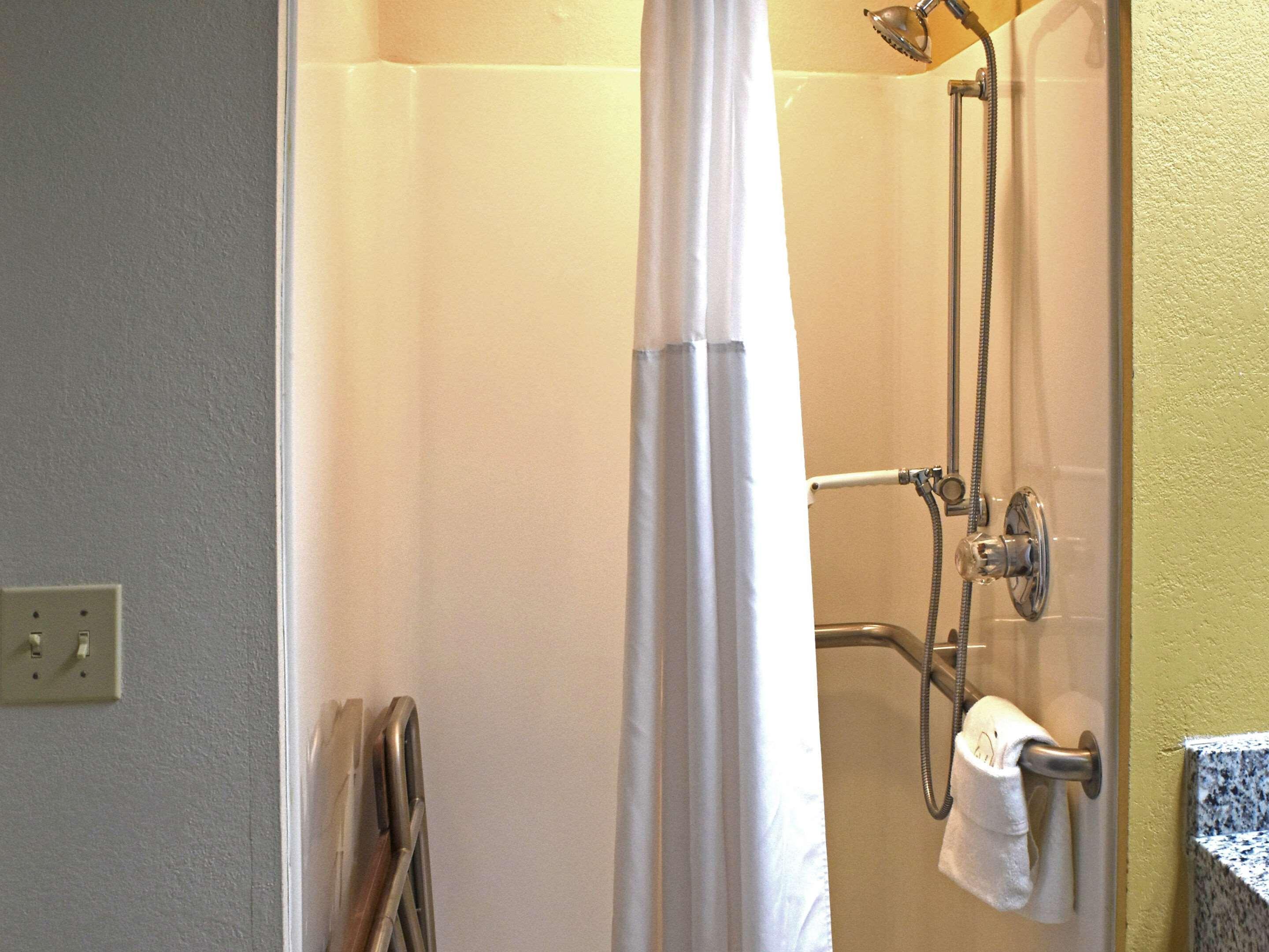 Quality Inn & Suites Kearneysville - Martinsburg المظهر الخارجي الصورة