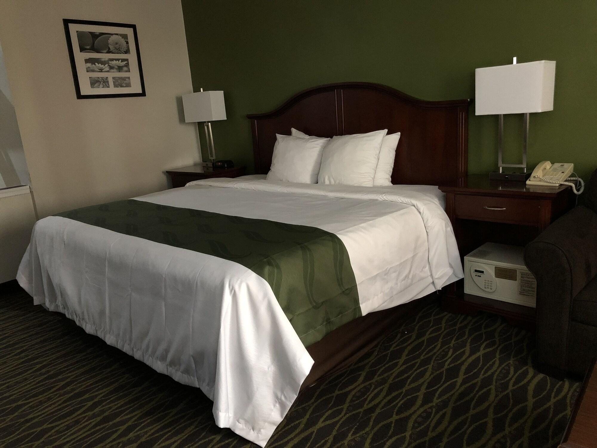 Quality Inn & Suites Kearneysville - Martinsburg المظهر الخارجي الصورة