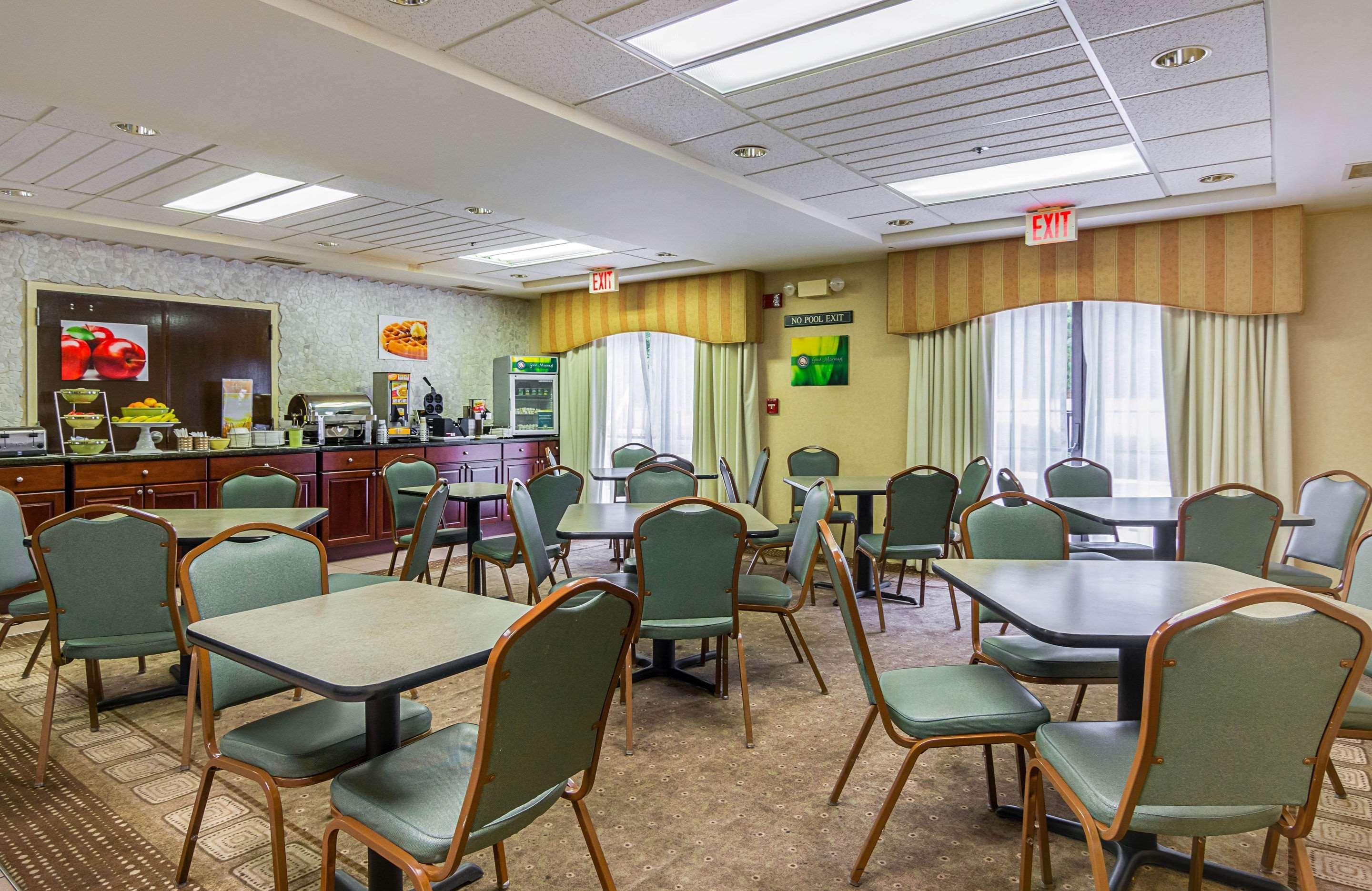 Quality Inn & Suites Kearneysville - Martinsburg المظهر الخارجي الصورة