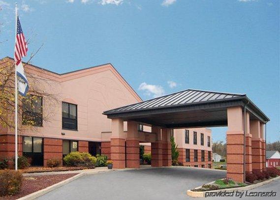 Quality Inn & Suites Kearneysville - Martinsburg المظهر الخارجي الصورة