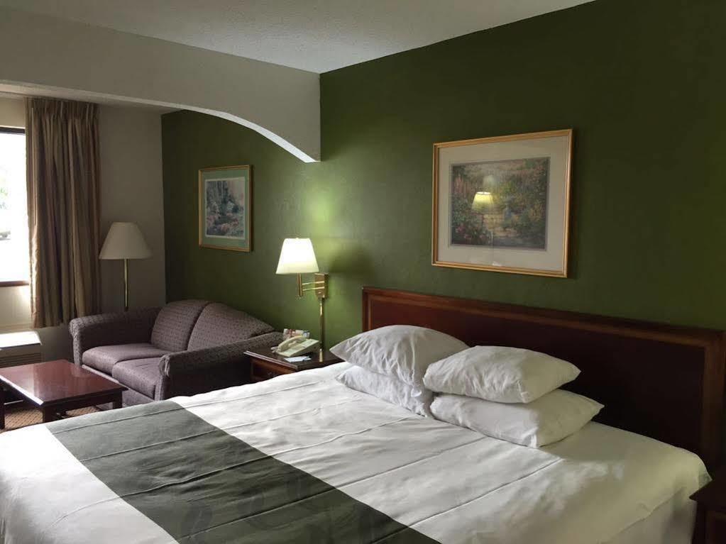 Quality Inn & Suites Kearneysville - Martinsburg المظهر الخارجي الصورة
