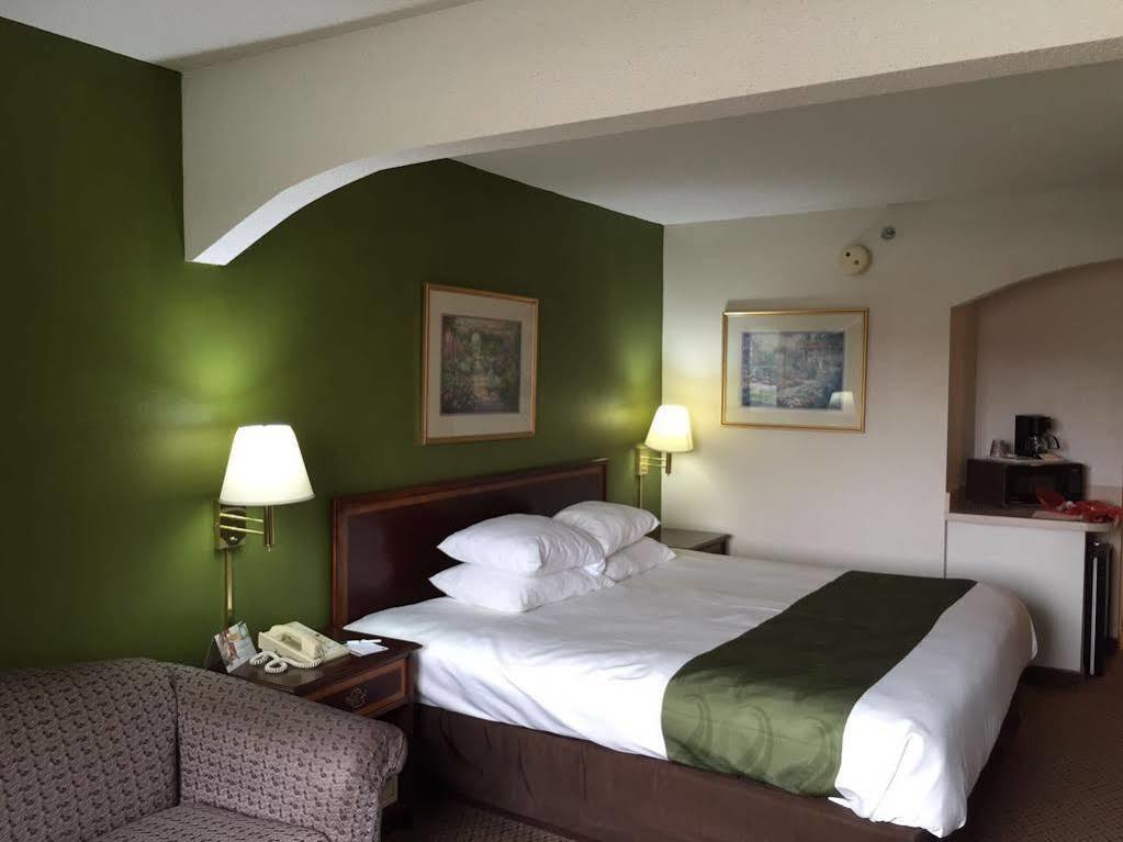 Quality Inn & Suites Kearneysville - Martinsburg المظهر الخارجي الصورة